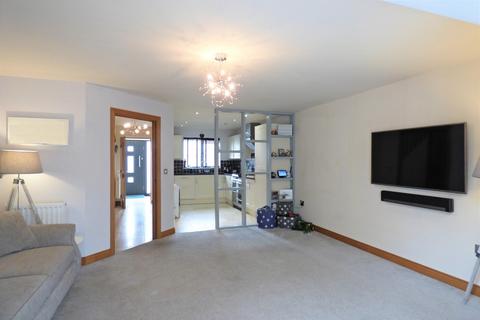 4 Livingstone Drive, Lichfield, WS14 9NY