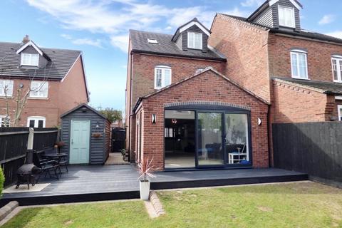 4 Livingstone Drive, Lichfield, WS14 9NY