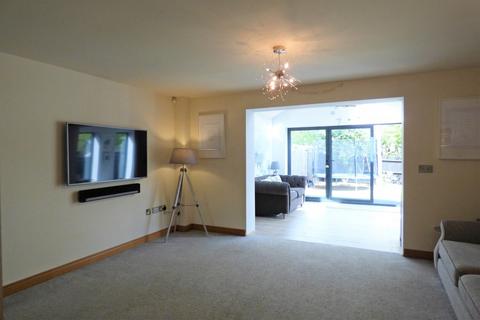 4 Livingstone Drive, Lichfield, WS14 9NY