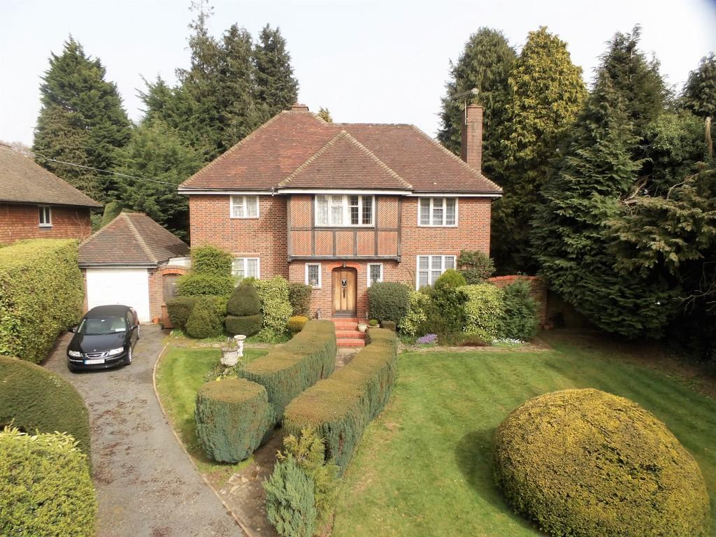 Holly Lane, Banstead 4 bed detached house £1,150,000