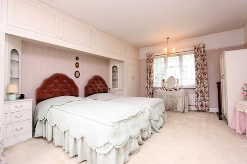Firbank Holly Lane, Banstead, SM7 2AY
