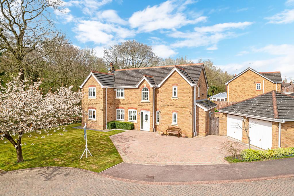 Redacre Close, Dutton, Warrington... 4 bed detached house £445,000