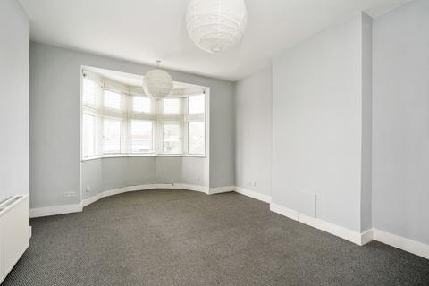 Flat 4, 22 Aldersbrook Road, London, E12 5HH