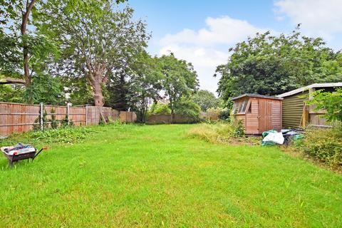 Flat 4, 22 Aldersbrook Road, London, E12 5HH
