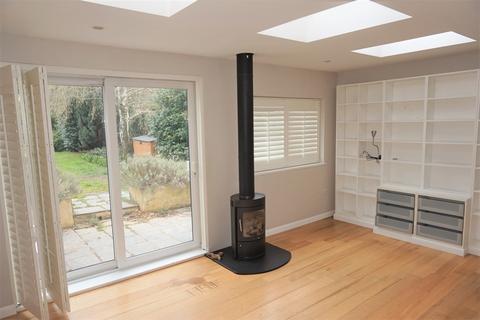129 Hayes Chase, West Wickham, BR4 0HY