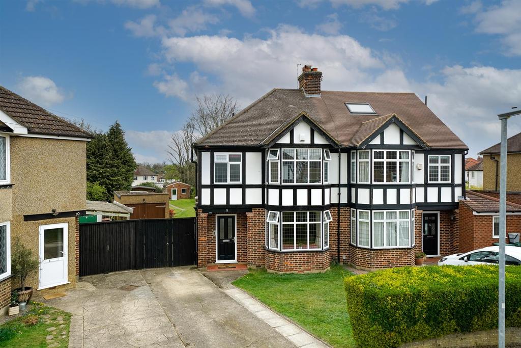 Claremont Crescent, Croxley Green, Rickmansworth 3 bed house £715,000