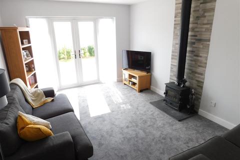 6 Berkeley Crescent, Stourport-on-severn, DY13 0HJ