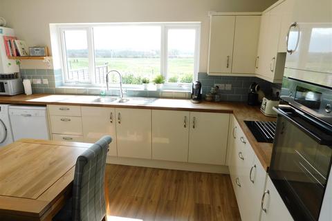 6 Berkeley Crescent, Stourport-on-severn, DY13 0HJ