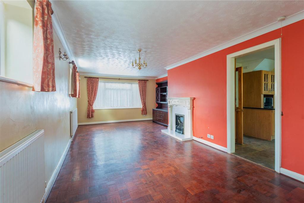Lees Close, Maidenhead 4 bed detached house £775,000