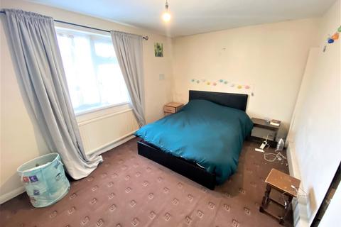 1 bedroom flat to rent, LYNN RD, NEWBURY PARK, ILFORD IG2