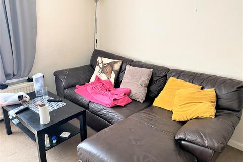 1 bedroom flat to rent, LYNN RD, NEWBURY PARK, ILFORD IG2