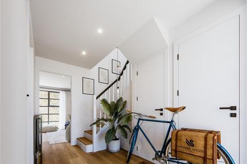 Flat 14, Swanne House Gloucester Circus, London, SE10 8RU