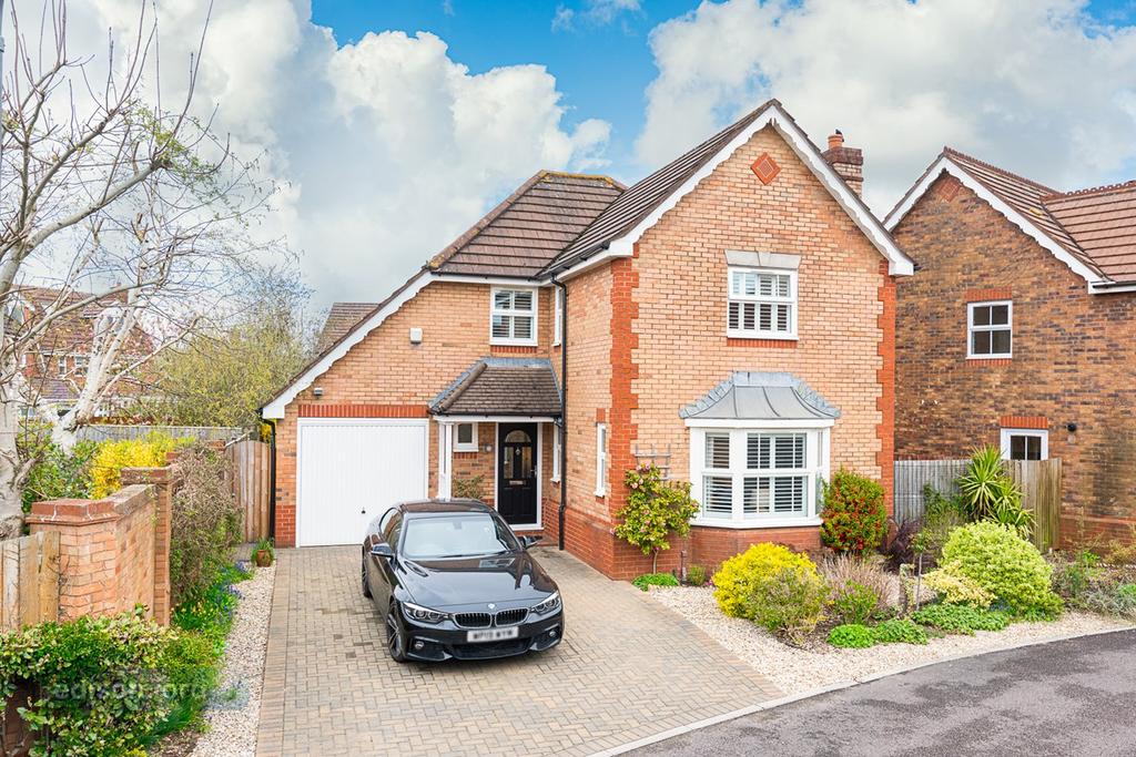 Dryleaze, Yate, Bristol, BS37 4 bed detached house £465,000