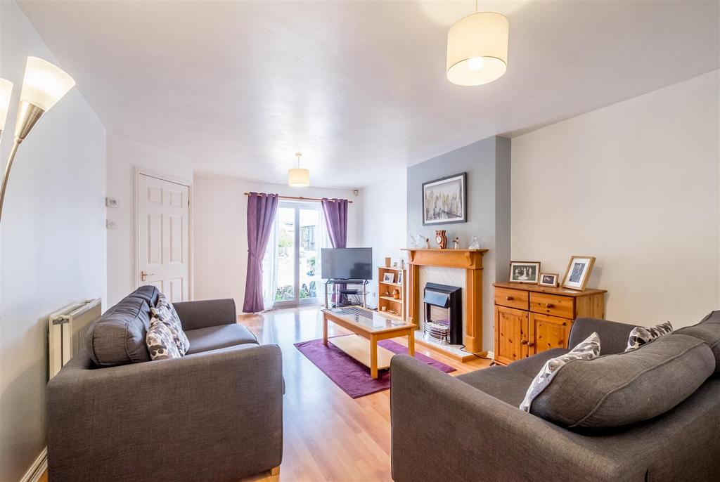 Summerfield Court, Holmfield, Halifax 3 bed terraced house £110,000