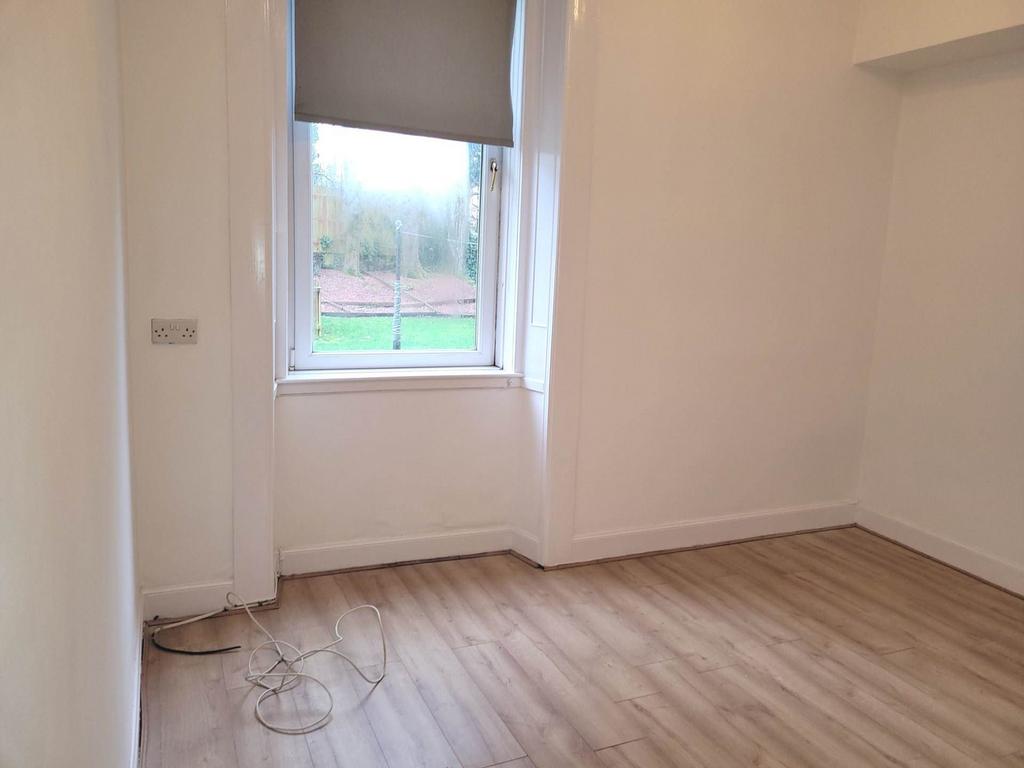 Eastside, Kirkintilloch 1 bed flat £525 pcm (£121 pw)