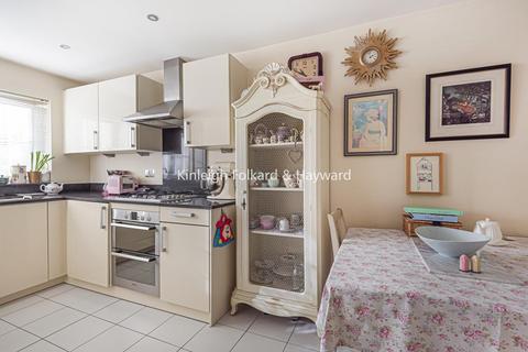 10 Cheyne Park Drive, West Wickham, BR4 9LQ