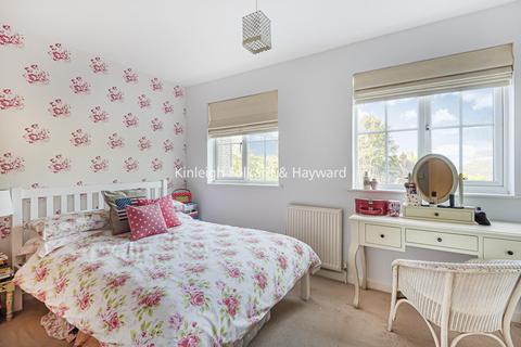 10 Cheyne Park Drive, West Wickham, BR4 9LQ
