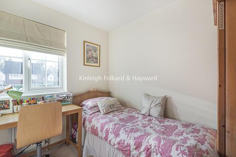 10 Cheyne Park Drive, West Wickham, BR4 9LQ