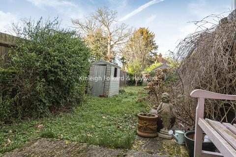 10 Cheyne Park Drive, West Wickham, BR4 9LQ
