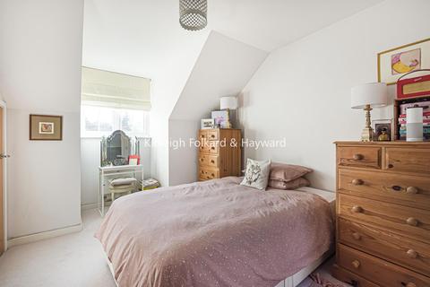 10 Cheyne Park Drive, West Wickham, BR4 9LQ