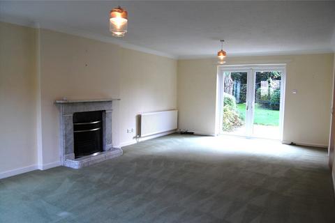 4 bedroom detached house to rent, Saffrons Close, Woolpit, Bury St Edmunds, IP30