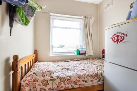 20 Laurel Avenue, Slough, SL3 7DG
