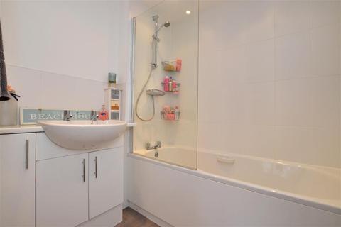 5 Dougall Close, Tunbridge Wells, TN2 3GN