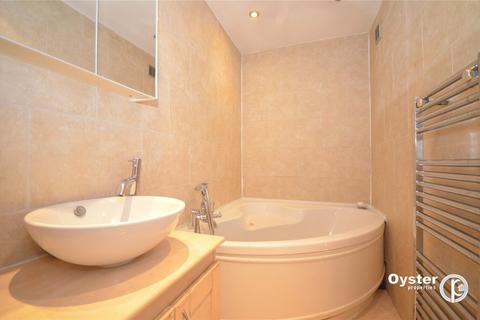 16 Tash Place, London, N11 1PA