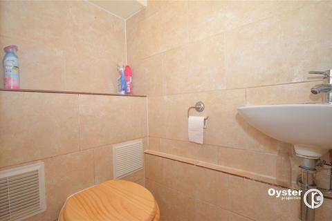 16 Tash Place, London, N11 1PA