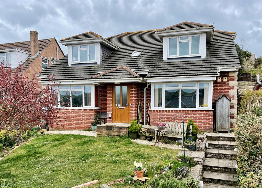 PRIESTS ROAD, SWANAGE 2 bed flat £239,950