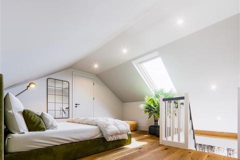 Flat 18, Swanne House Gloucester Circus, London, SE10 8RU
