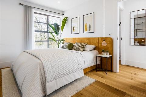 Flat 18, Swanne House Gloucester Circus, London, SE10 8RU