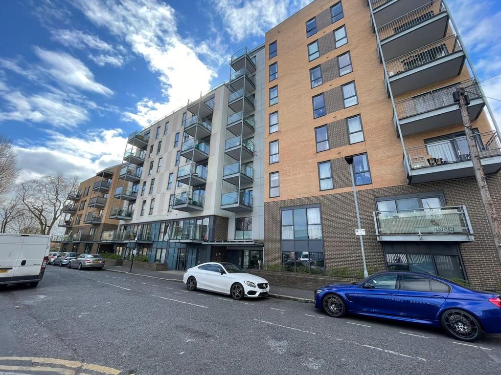 2 Turner Street, Canning Town 2 bed apartment £1,400 pcm (£323 pw)