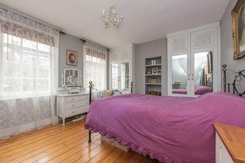 38 Napier Road, Isleworth, TW7 7HP