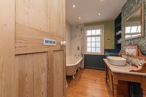 38 Napier Road, Isleworth, TW7 7HP