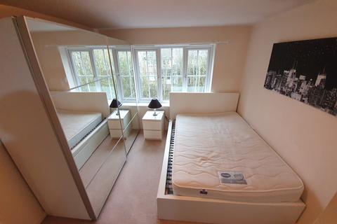 2 bedroom apartment to rent, Bankwood Drive, Manchester, M9