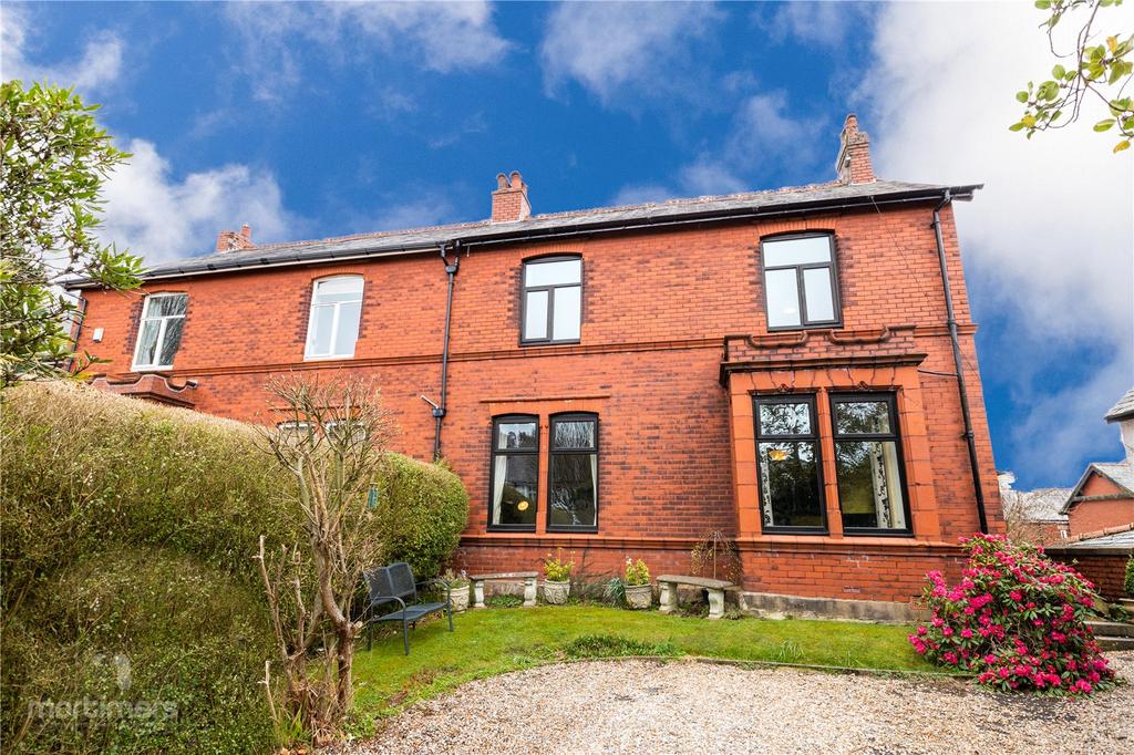 Buncer Lane, Blackburn, BB2 4 bed semidetached house £375,000