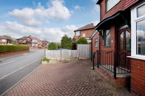 16 Runnymeade, Salford, M6 7PJ