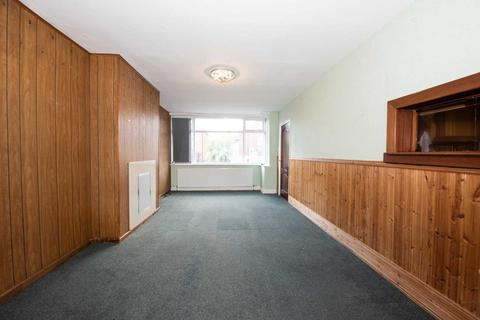 16 Runnymeade, Salford, M6 7PJ