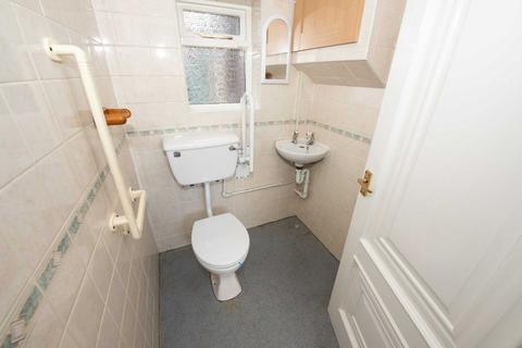 16 Runnymeade, Salford, M6 7PJ