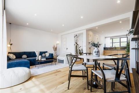 Flat 12, Swanne House Gloucester Circus, London, SE10 8RU