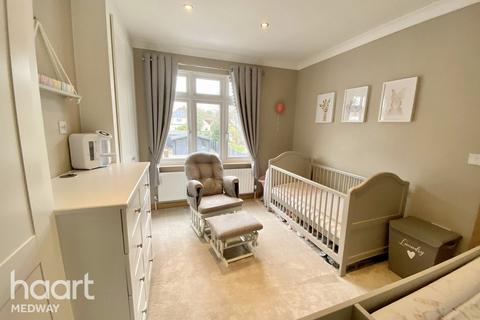 6 Milton Hall Road, Gravesend, DA12 1QW