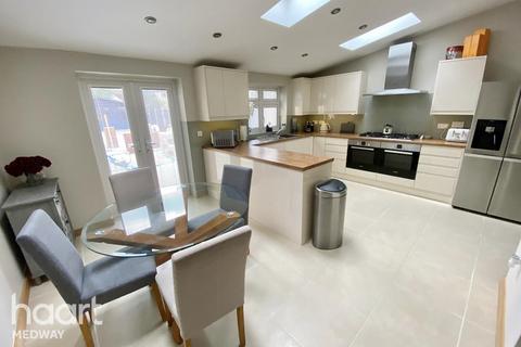 6 Milton Hall Road, Gravesend, DA12 1QW