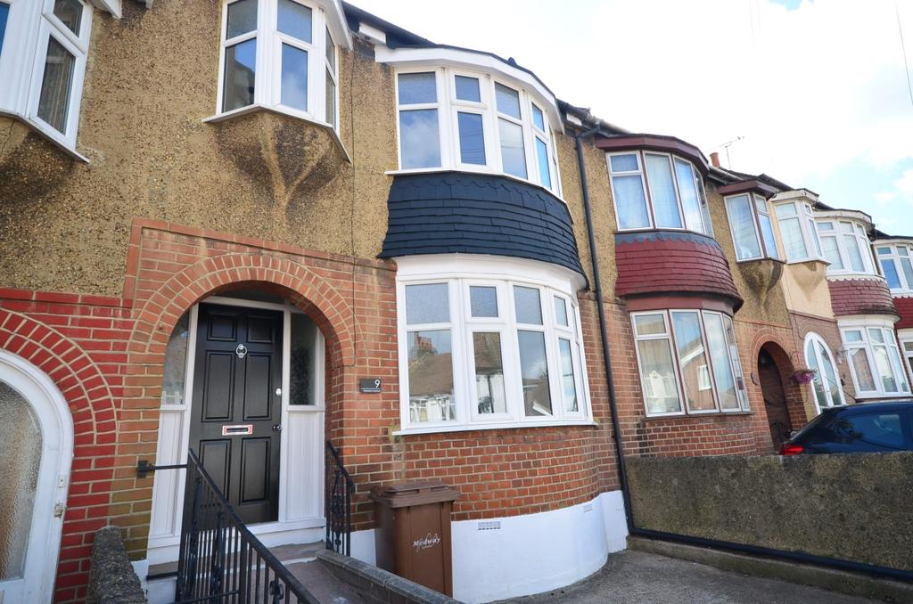 Gerrard Avenue Rochester ME1 3 bed terraced house £1,300 pcm (£300 pw)