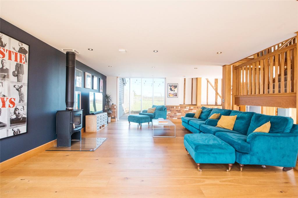 Sitting/Dining Room