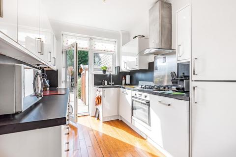 26 Meadow Close, London, SW20 9JB