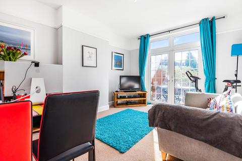 26 Meadow Close, London, SW20 9JB