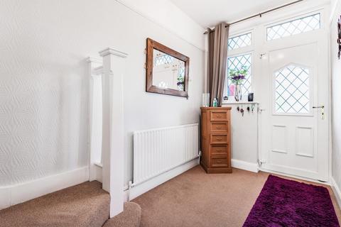 26 Meadow Close, London, SW20 9JB
