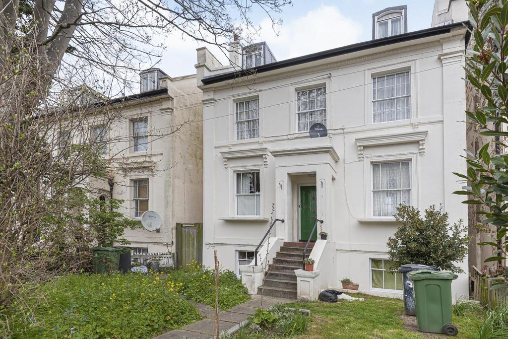 Moorland Road, Brixton 3 bed flat £600,000