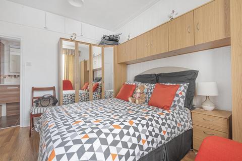Flat 2, 21 Moorland Road, London, SW9 8UA